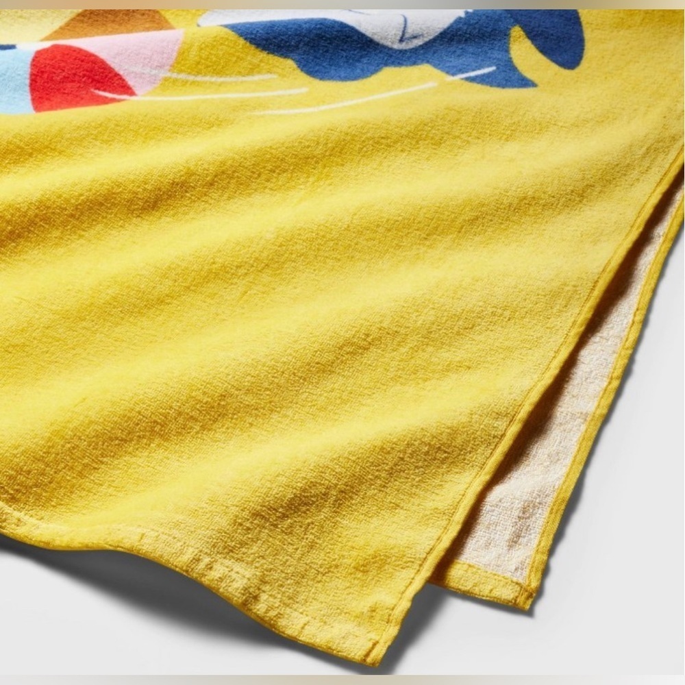 NWT 5 foot long shark themed towel - Picture 2 of 4